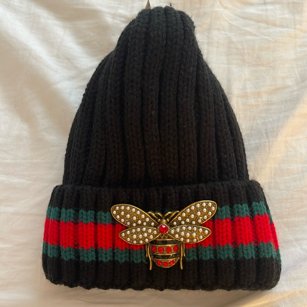 Luxury ribbed knit black striped beanie hat